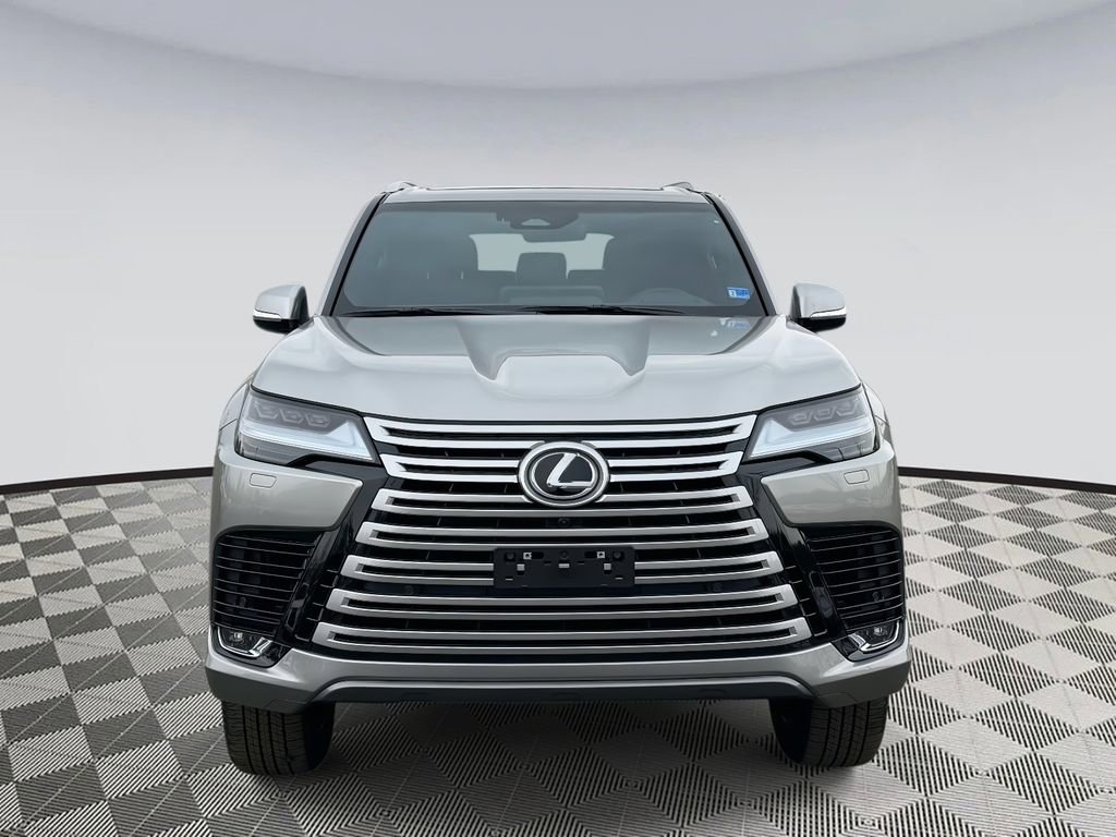 Used 2025 Lexus LX 600 4WD w/ Accessory Package (Z1) image 6