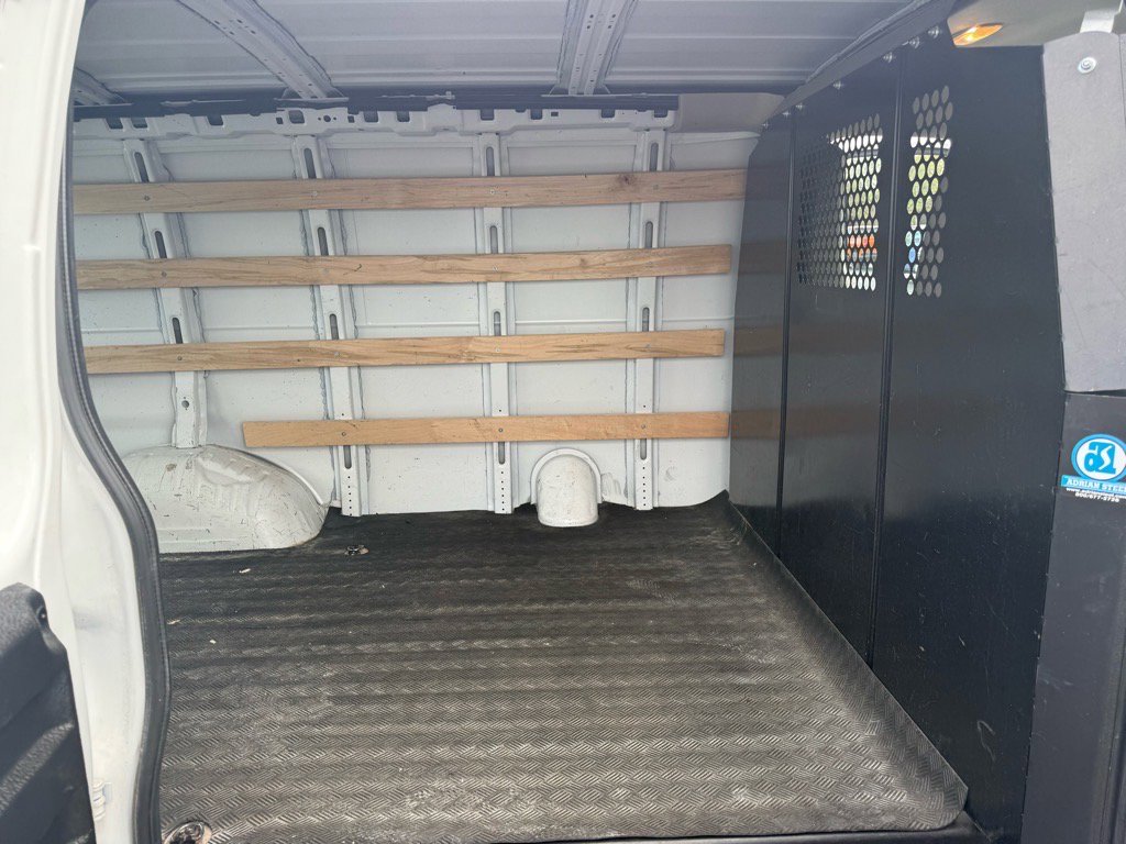 Used 2022 GMC Savana 2500 w/ Driver Convenience Package image 12