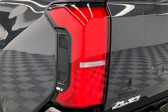 Used 2025 Toyota Tacoma SR image 29