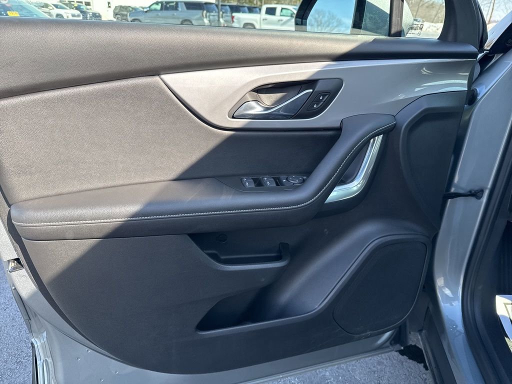 Used 2025 Chevrolet Blazer LT image 14