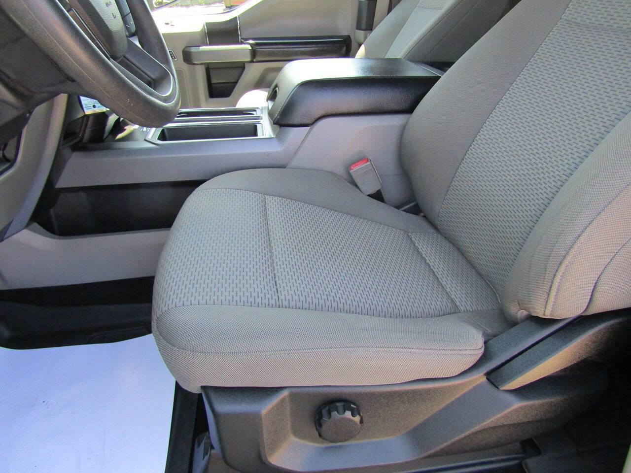 Used 2018 Ford F150 XLT AWD/4WD image 10