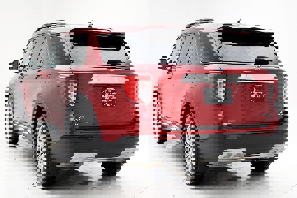 Used 2021 Ford Explorer XLT w/ Equipment Group 202A image 6