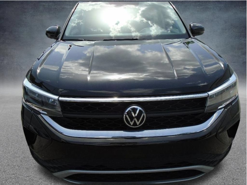 Used 2022 Volkswagen Taos SE FWD image 5