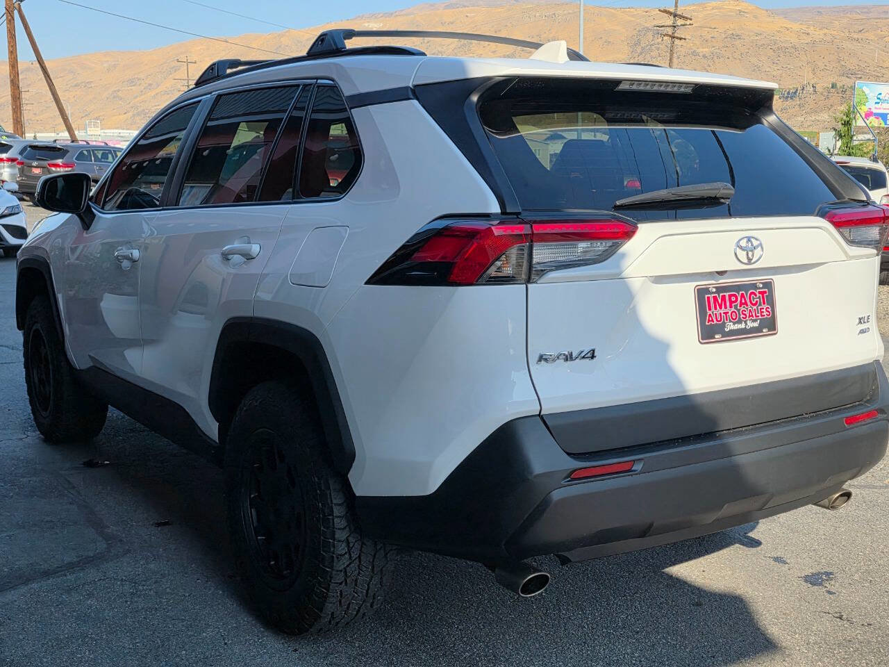 Used 2019 Toyota RAV4 XLE image 10