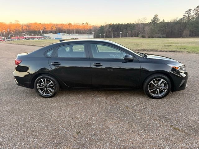 Used 2024 Kia Forte LXS image 7