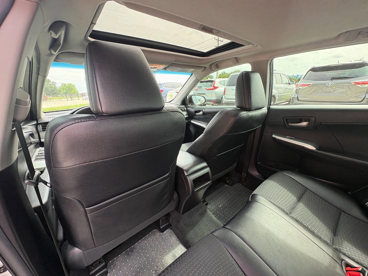 Used 2013 Toyota Camry SE w/ Convenience Pkg FWD image 10