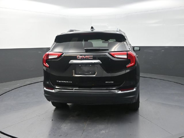 Used 2024 GMC Terrain SLT AWD/4WD image 7