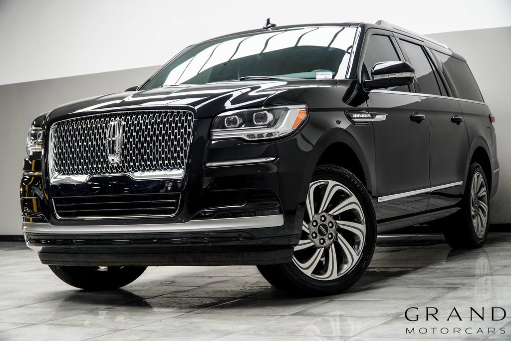 Used 2024 Lincoln Navigator L 4WD image 1