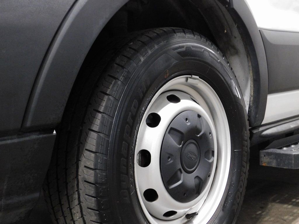 Used 2019 Ford Transit 250 148 Medium Roof RWD image 18