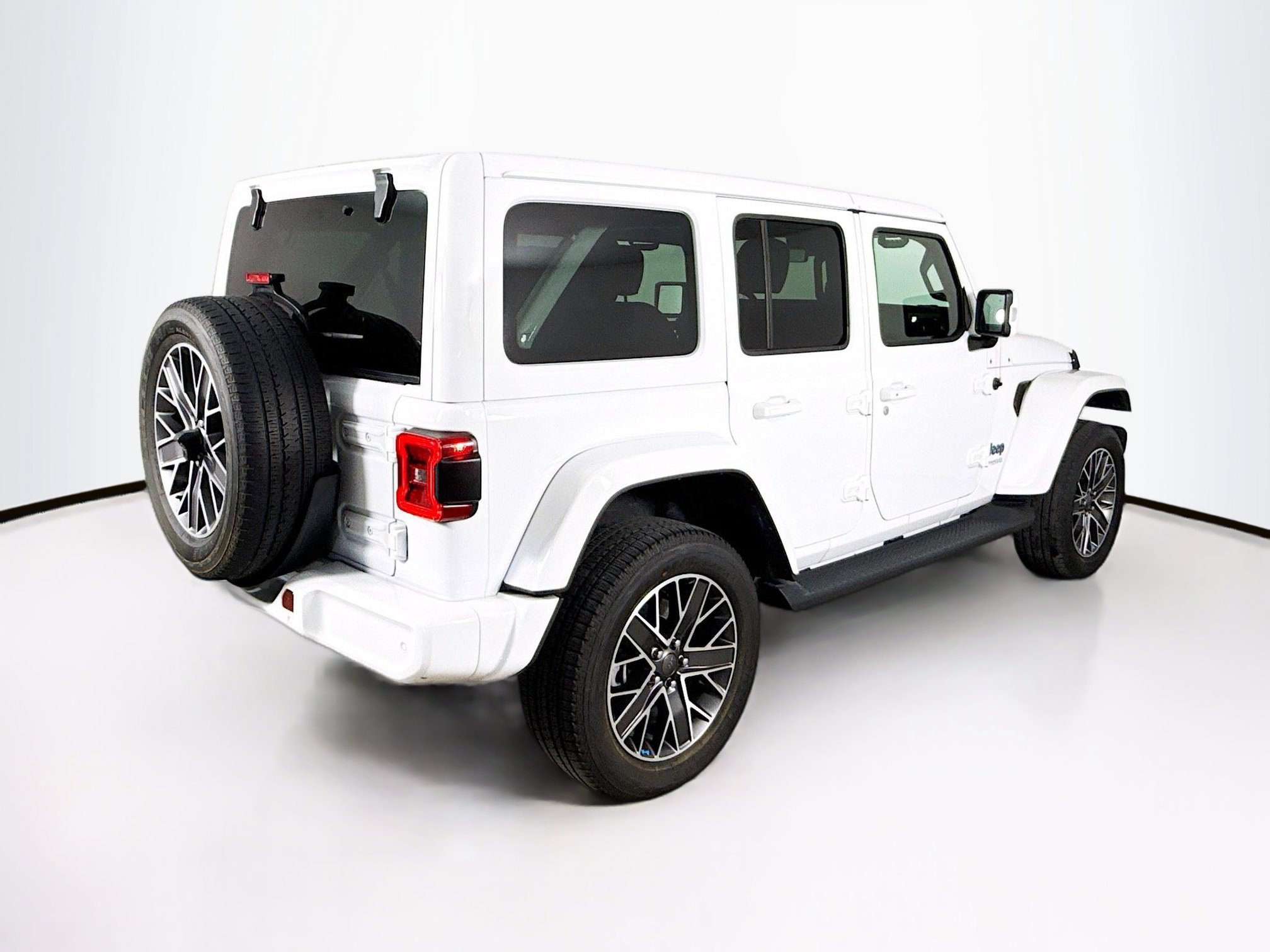 Used 2022 Jeep Wrangler Unlimited Sahara image 31