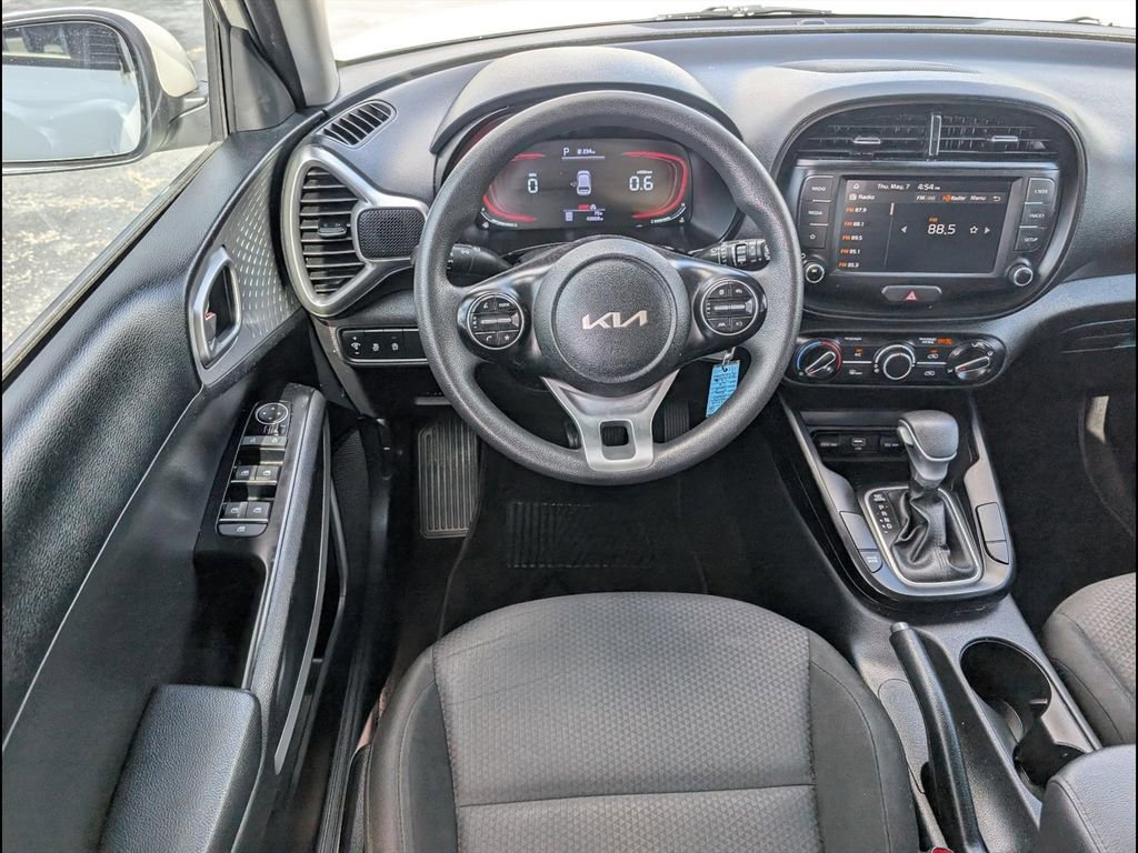 Used 2024 Kia Soul LX FWD image 11