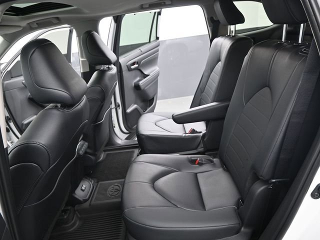 Used 2026 Toyota Highlander XLE image 14