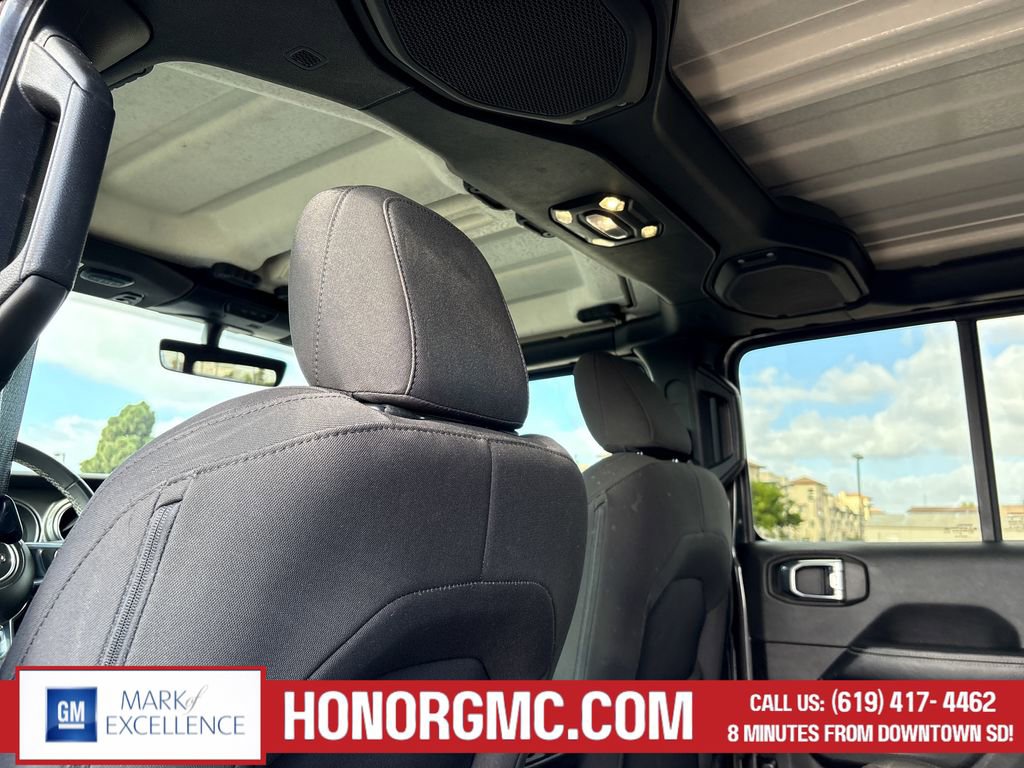 Used 2023 Jeep Gladiator Overland image 16