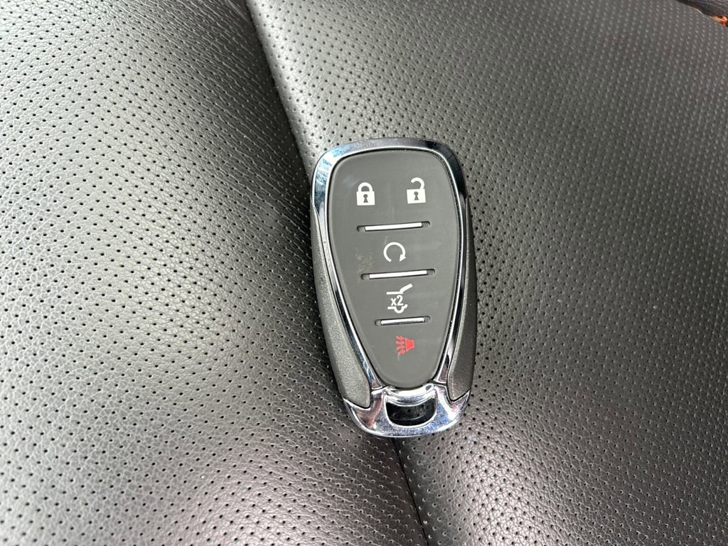 Used 2023 Chevrolet Traverse RS image 34