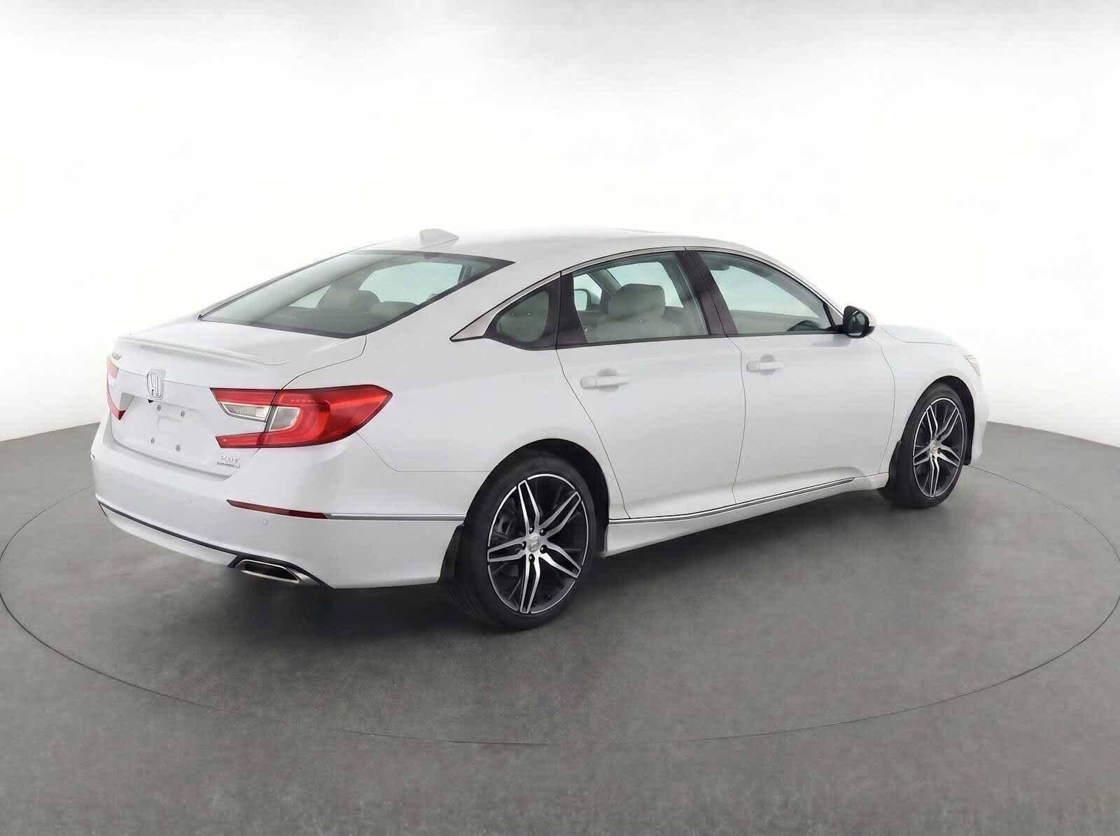 Used 2021 Honda Accord Touring image 5