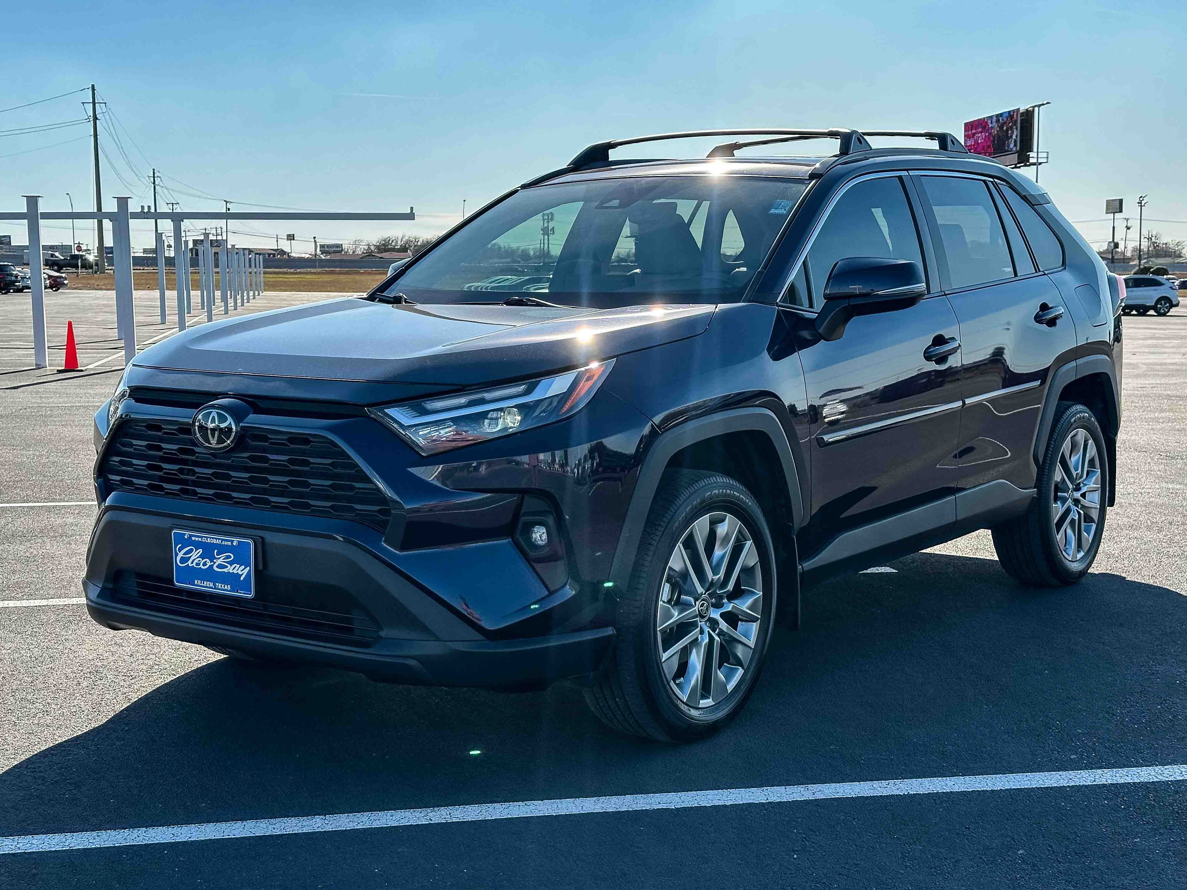 Used 2024 Toyota RAV4 XLE Premium image 10