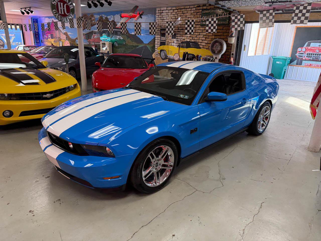 Used 2011 Ford Mustang GT Premium w/ 401A Rapid Spec Order Code RWD image 3