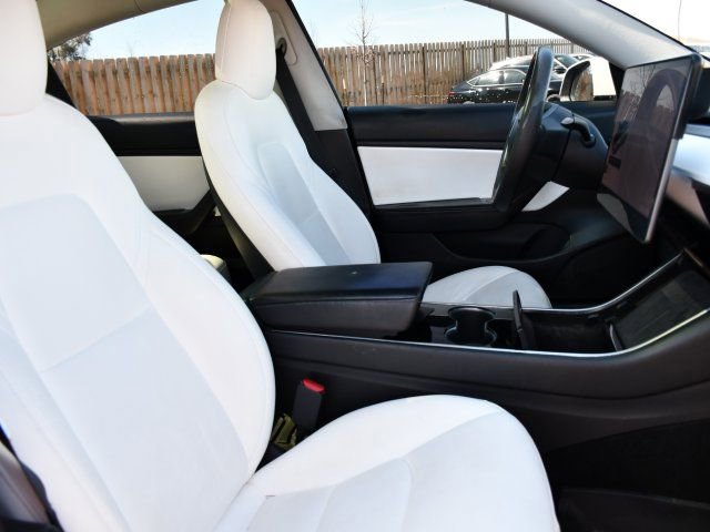 Used 2020 Tesla Model 3 Standard Range image 20