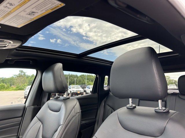 New 2025 Jeep Compass Limited w/ Sun & Sound Group image 14