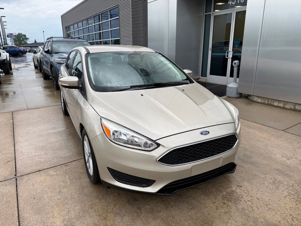 Certified 2017 Ford Focus SE FWD image 3