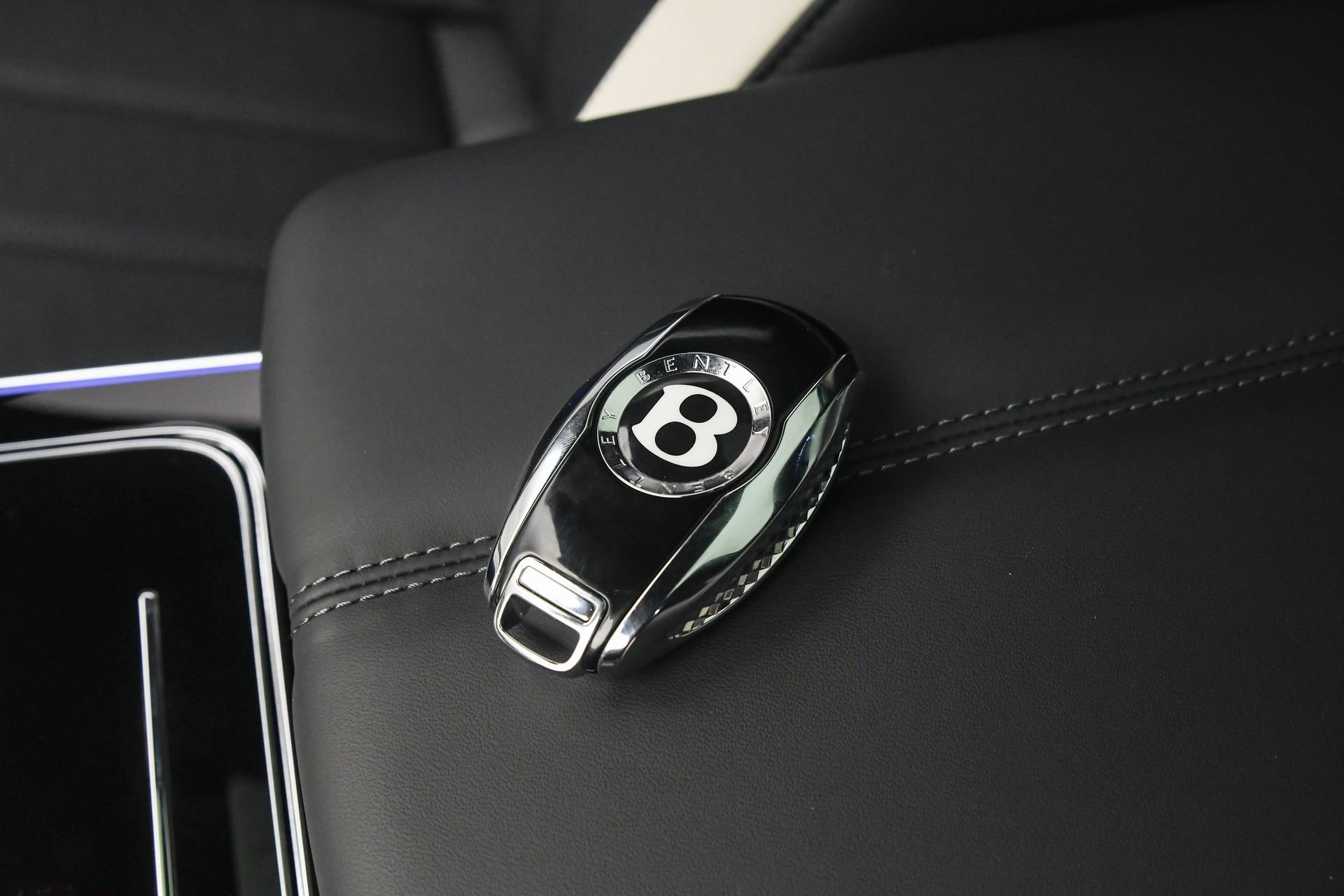 New 2025 Bentley Flying Spur Plug-In Hybrid image 21