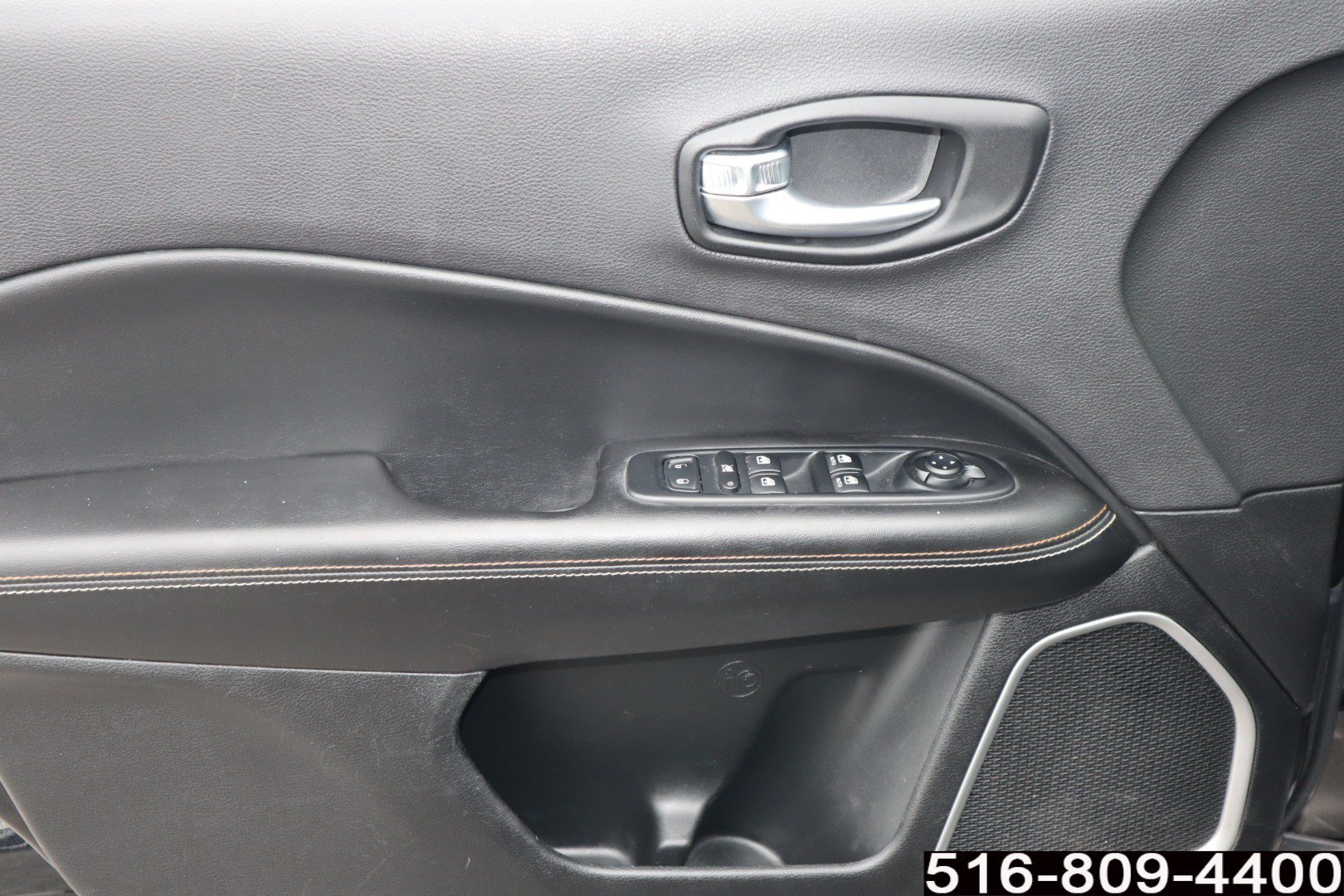 Used 2018 Jeep Compass Latitude w/ Popular Equipment Group AWD/4WD image 17