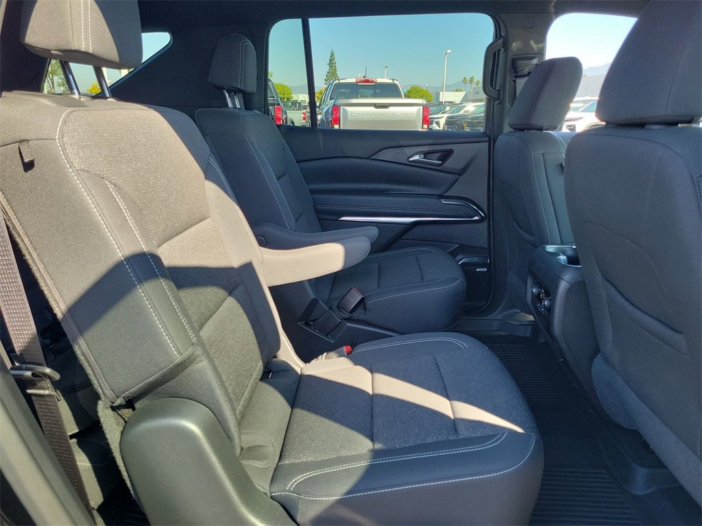 Used 2025 Chevrolet Traverse LT w/ Enhanced Driving Package image 26