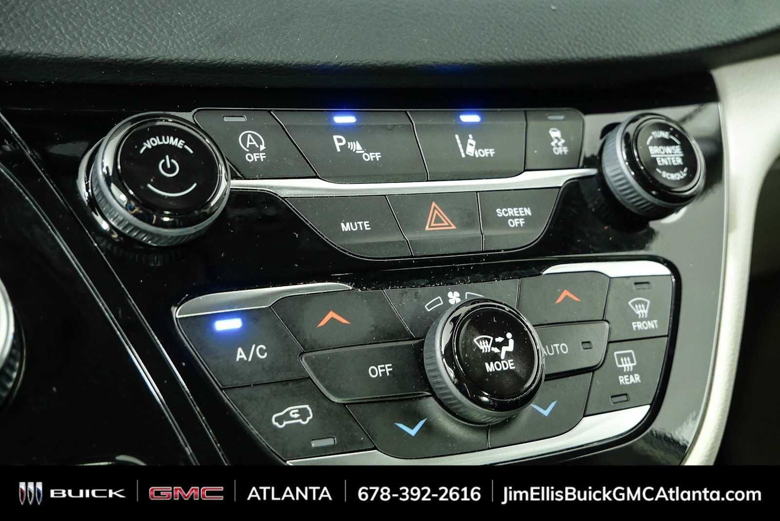 Used 2024 Chrysler Pacifica Touring-L FWD image 15