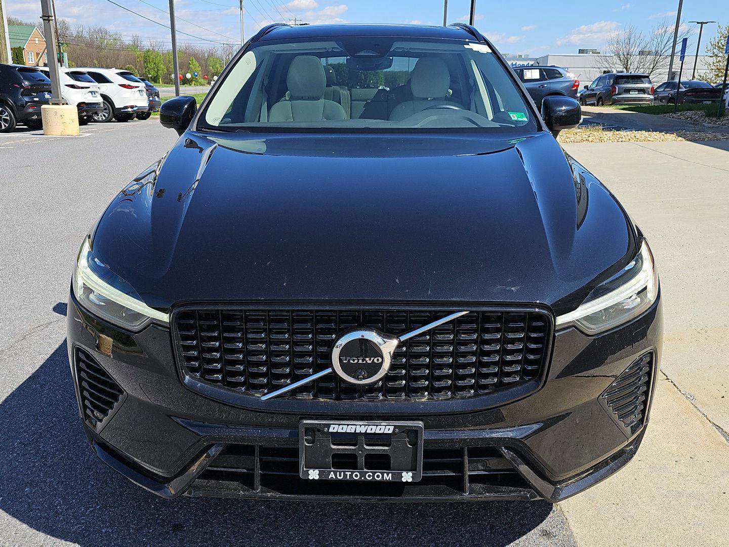 Used 2025 Volvo XC60 T8 Plus w/ Protection Package Premier image 2
