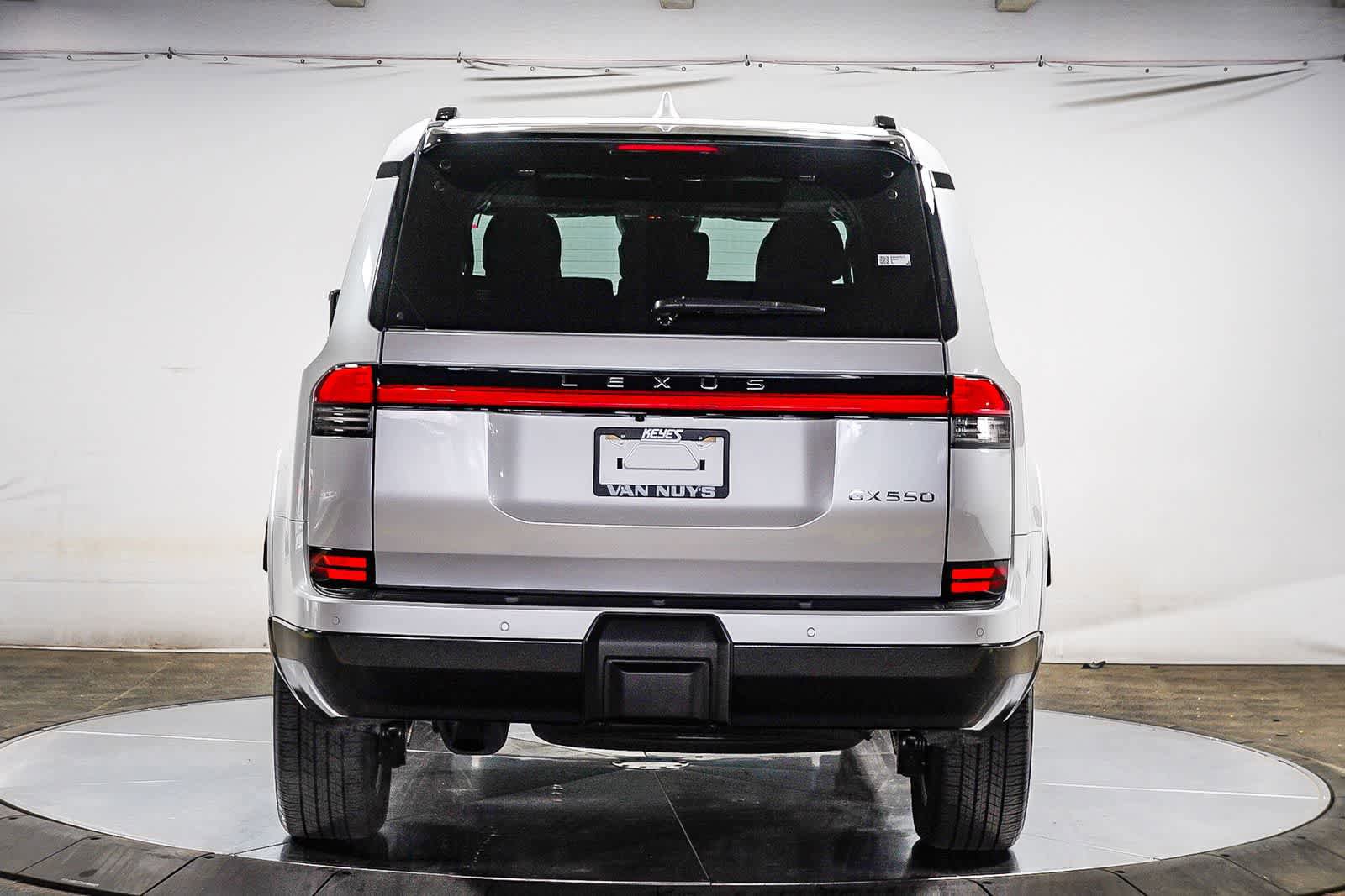 Used 2025 Lexus GX 550 w/ Accessory Package (2T) AWD/4WD image 5