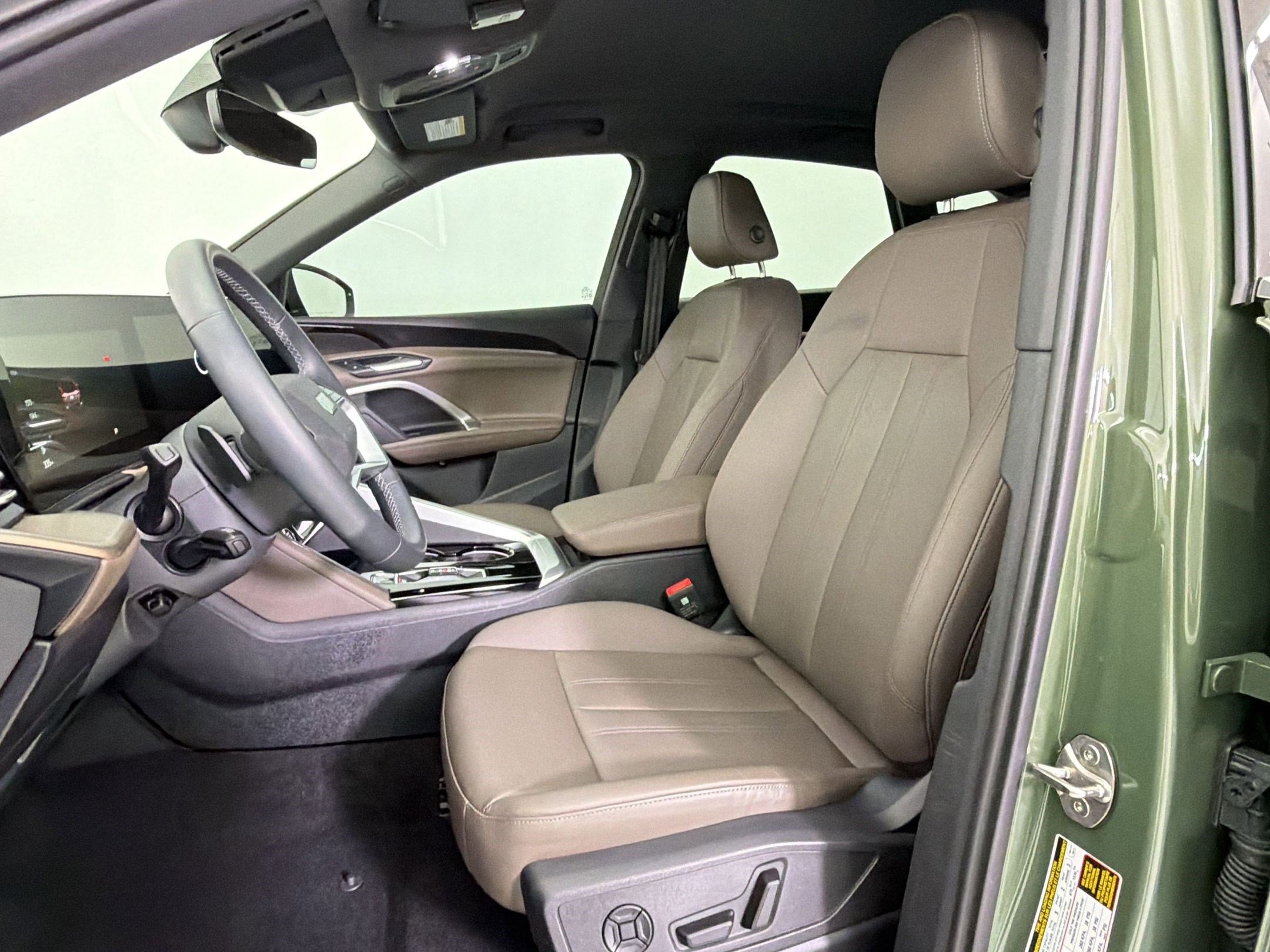 Certified 2025 Audi Q5 Premium w/ Convenience Package image 5