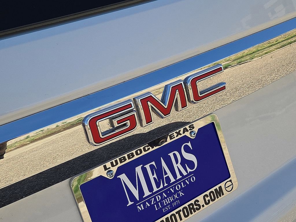 Used 2022 GMC Yukon XL SLT w/ SLT Luxury Package image 12