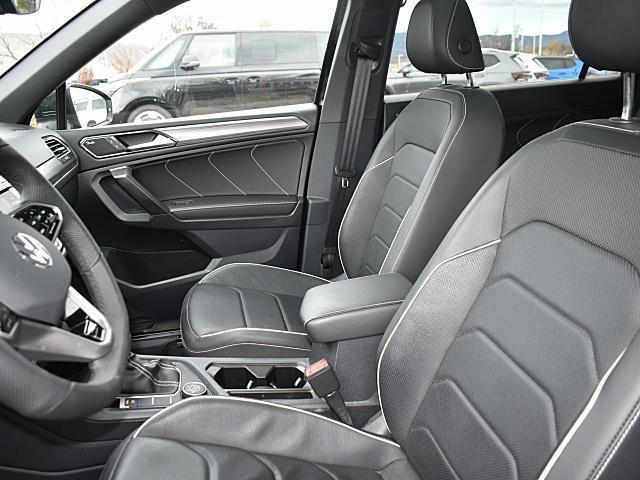 Used 2022 Volkswagen Tiguan SEL R-Line image 9