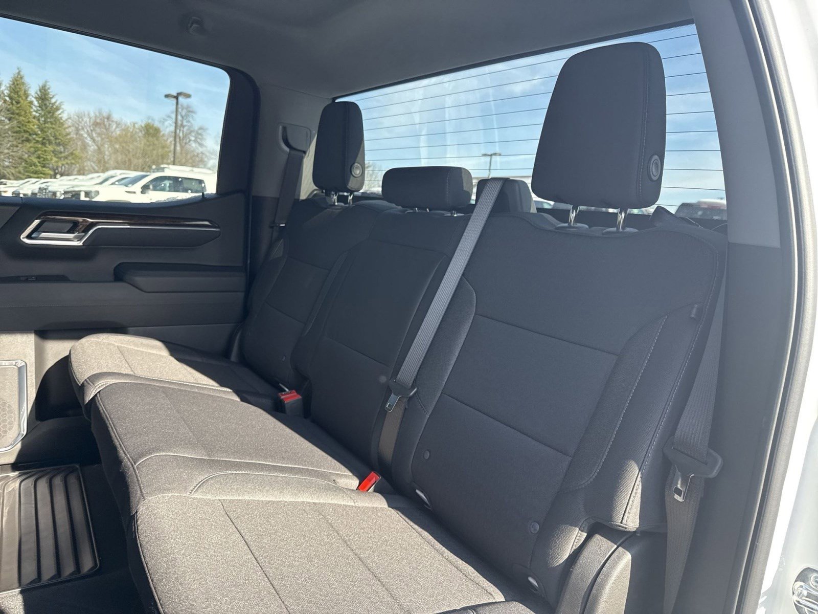 New 2026 GMC Sierra 1500 SLE image 21