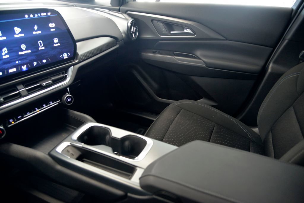 Certified 2025 Chevrolet Equinox EV LT image 27