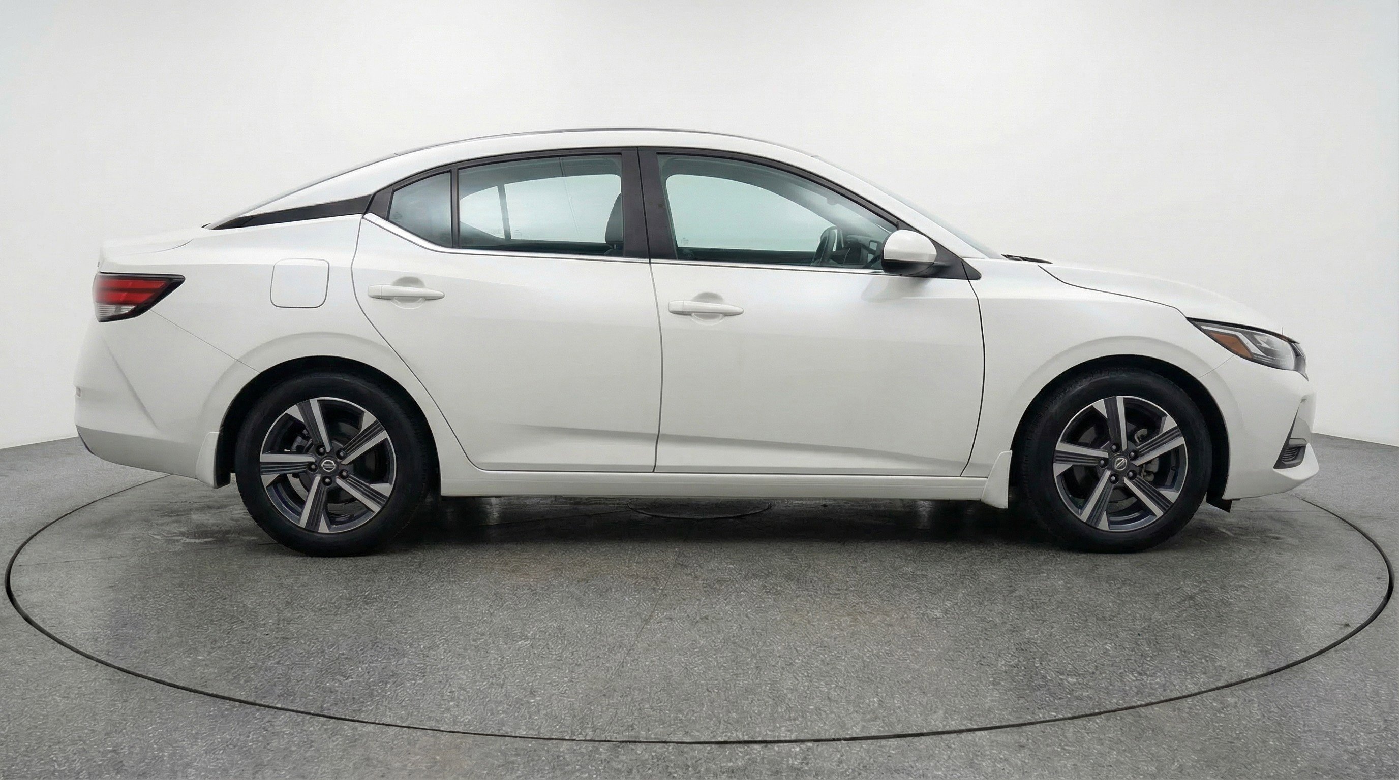 Used 2025 Nissan Sentra SV image 11