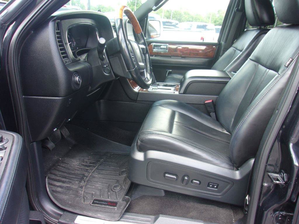 Used 2015 Lincoln Navigator 2WD image 13