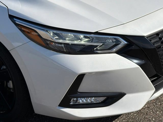 Used 2023 Nissan Sentra SR w/ Midnight Edition Package FWD image 9