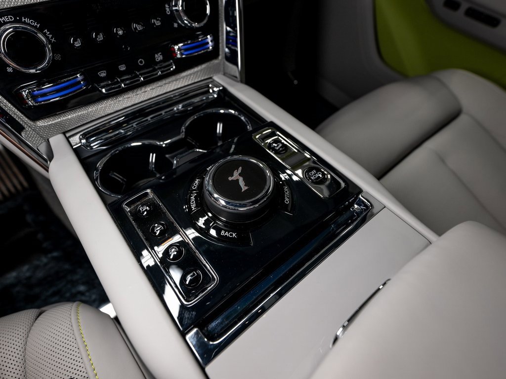 Used 2024 Rolls-Royce Cullinan image 25