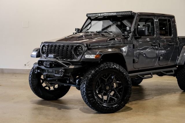 Used 2025 Jeep Gladiator Sport image 19