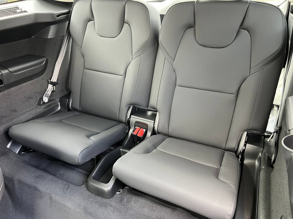 New 2026 Volvo XC90 B6 Plus w/ Protection Package Premier AWD/4WD image 8