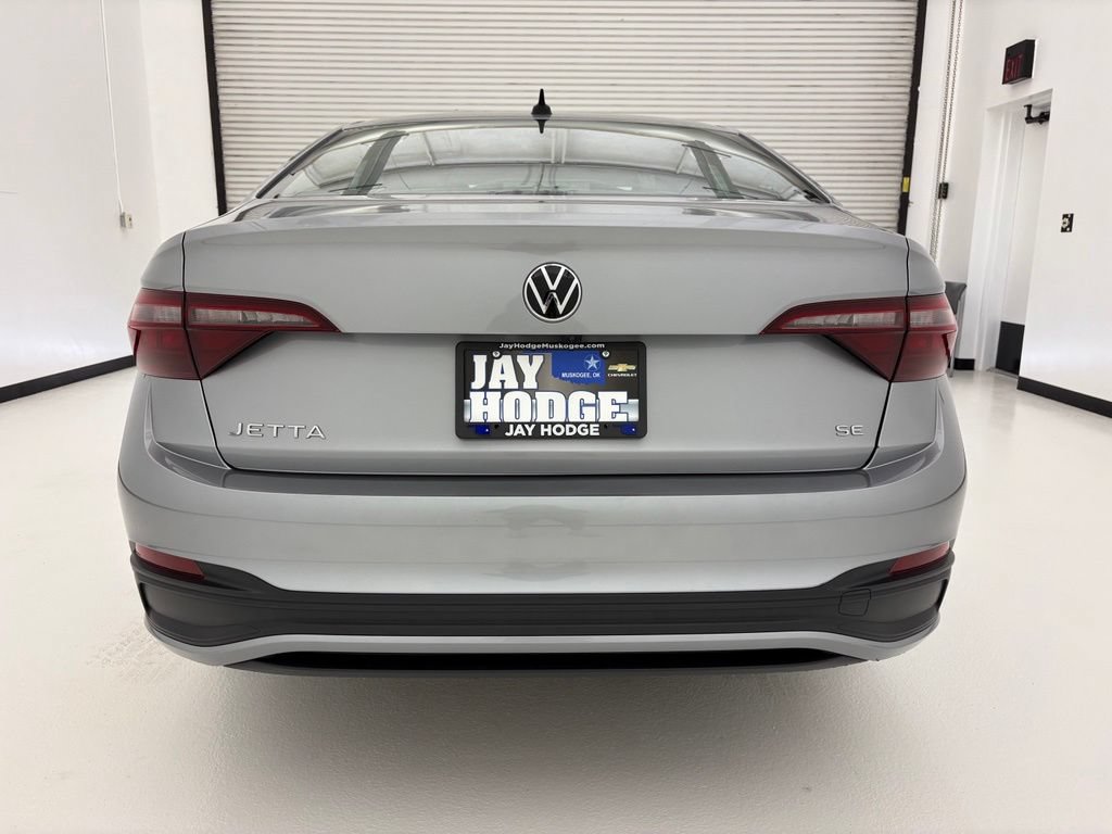 Used 2024 Volkswagen Jetta SE FWD image 19