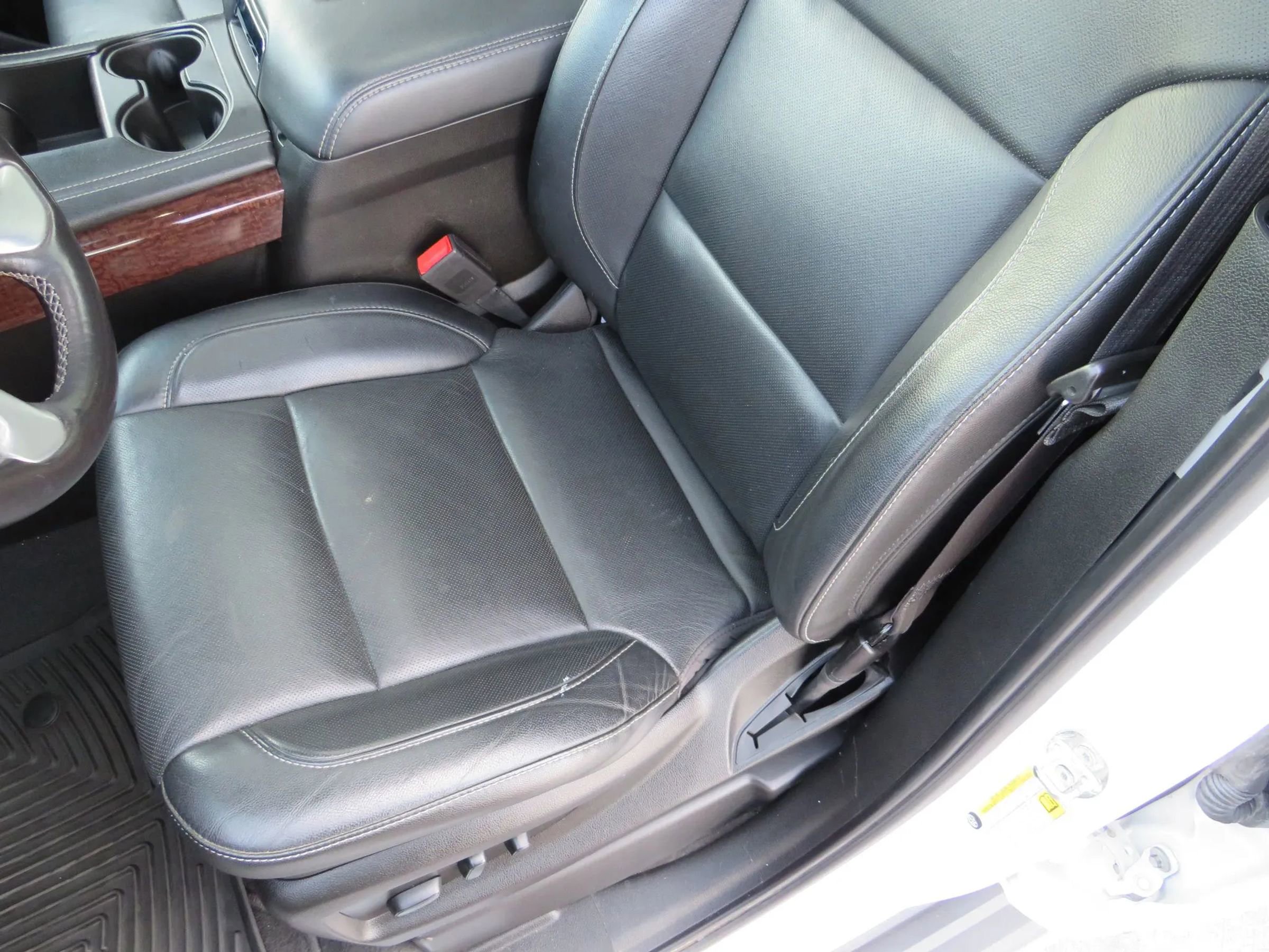 Used 2019 GMC Yukon XL SLT image 41