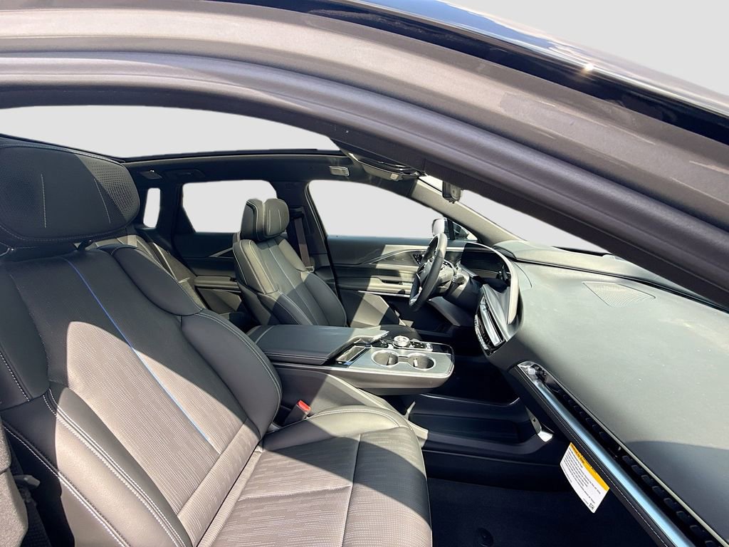 New 2026 Cadillac Lyriq V image 30