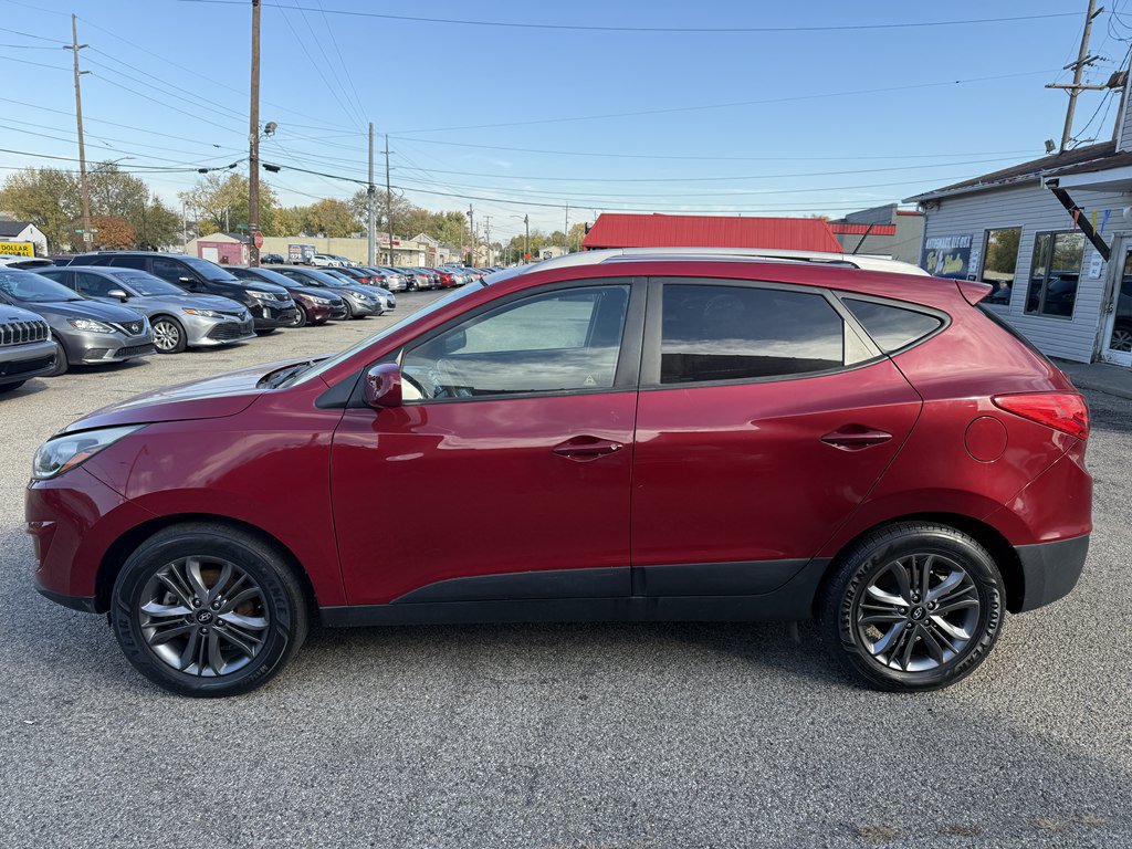 Used 2015 Hyundai Tucson SE AWD/4WD image 3
