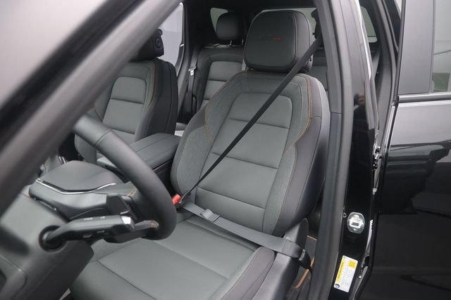 New 2026 GMC Terrain AT4 w/ LPO, Black Badging Package AWD/4WD image 11