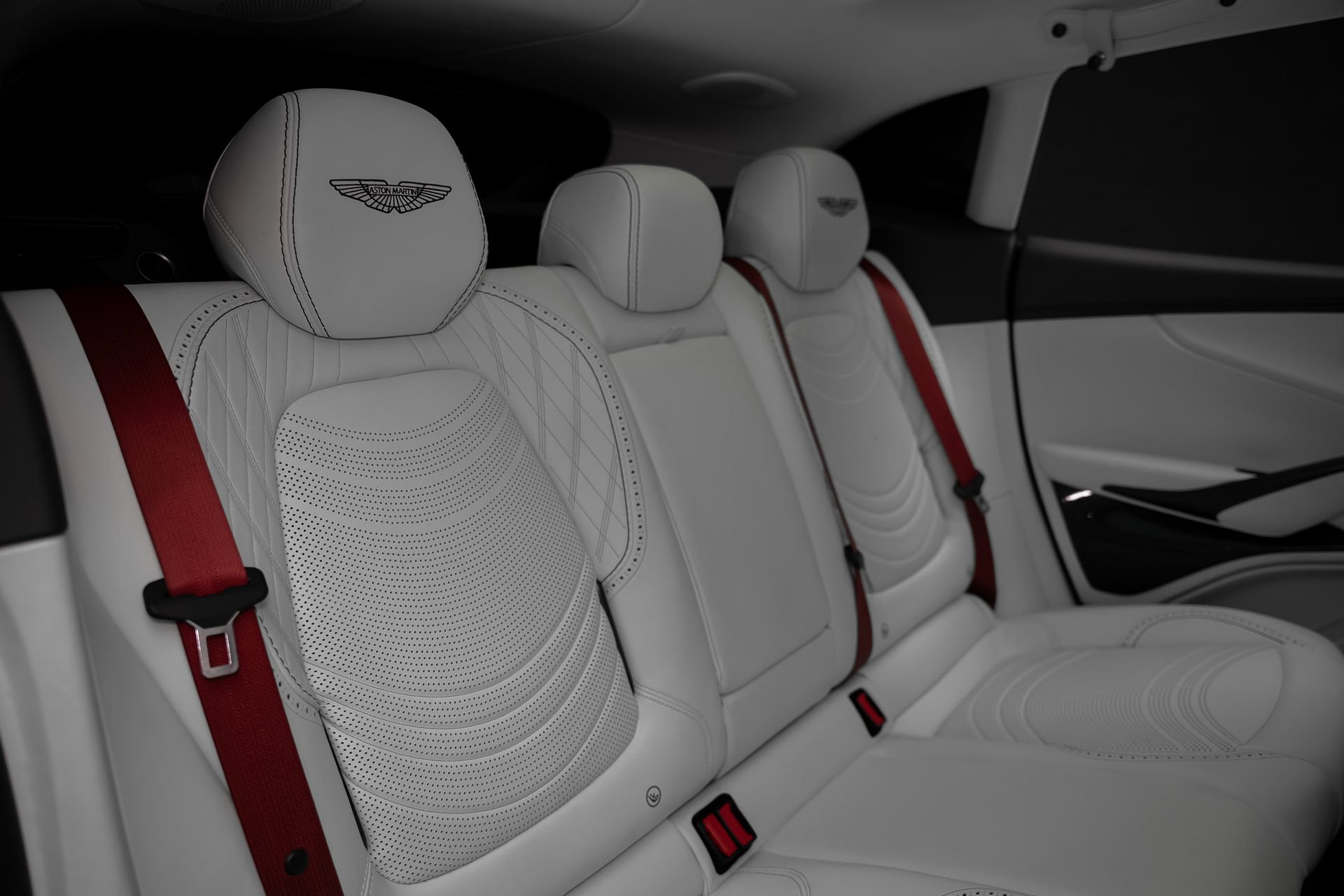 Used 2023 Aston Martin DBX AWD/4WD image 68
