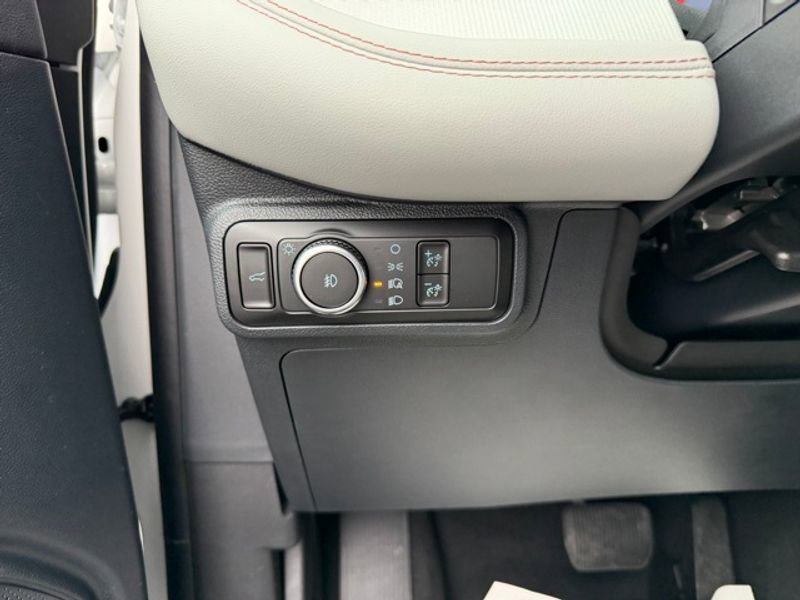 New 2026 Ford Explorer Active image 17