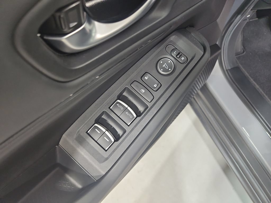 Used 2025 Honda Accord SE image 11