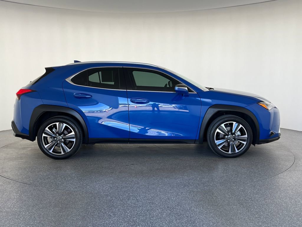 Used 2022 Lexus UX 200 w/ Accessory Package (Z1) video 2